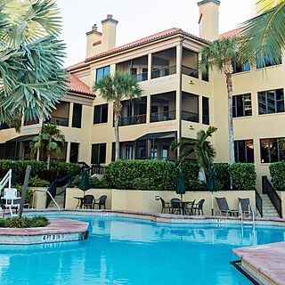 Eagle's Nest Beach Resort — Pool