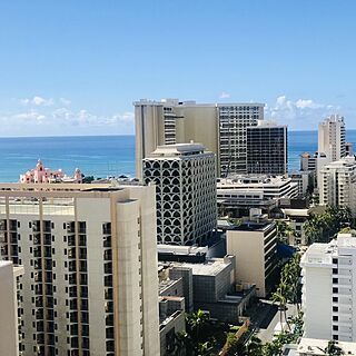 Aloha Towers — Exterior