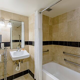 Marriott Vacation Club Pulse, South Beach — Sample Bathroom