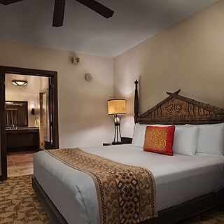 Disney's Animal Kingdom Villas - Kidani Village — Master bedroom in larger villas