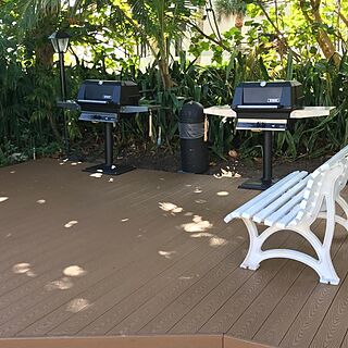 Dover House Resort — Grilling Area