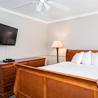 Sweetwater Lift Lodge Resort — Sample Bedroom