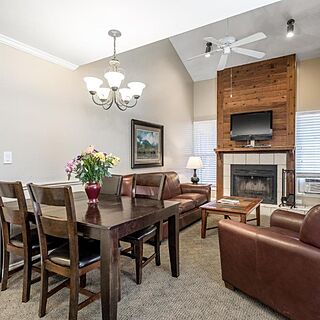 Sweetwater Lift Lodge Resort — Sample Dining Area