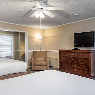 Sweetwater Lift Lodge Resort — Sample Bedroom