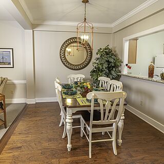 The Townes at King's Creek Plantation — Sample Dining Area