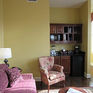 Lodge Alley Inn — Sample Living Area