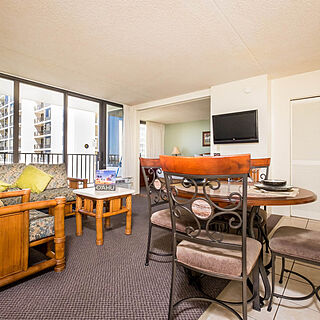 Hawaiian Sun Holidays — Sample Living Area