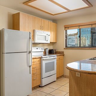 Polo Towers &mdash; Sample Kitchen
