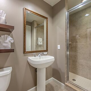 Holiday Inn Club Vacations Marco Island - Sunset Cove Resort — Sample Bathroom