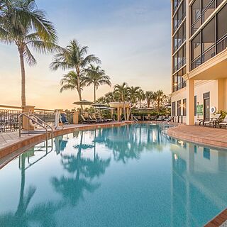 Holiday Inn Club Vacations Marco Island - Sunset Cove Resort — Pool