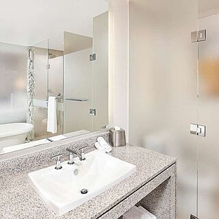 West 57th Street by Hilton Club — Sample Bathroom