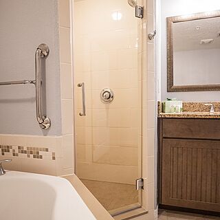 Holiday Inn Club Vacations Cape Canaveral Beach Resort &mdash; Sample Bathroom
