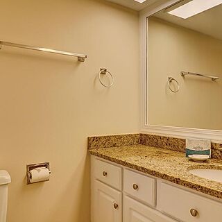 Ocean Cove Club at Palmetto Dunes &mdash; Sample Bathroom