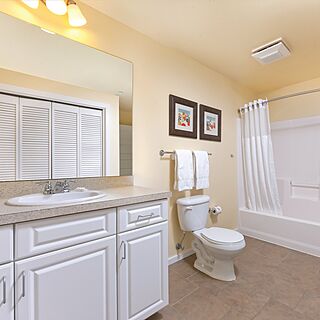 WorldMark Long Beach — Sample Bathroom