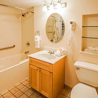 Bay Club of Sandestin &mdash; Sample Bathroom