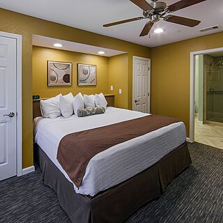 Holiday Inn Club Vacations Orlando Breeze Resort — Sample Bedroom