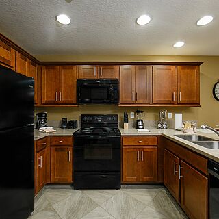 Holiday Inn Club Vacations Orlando Breeze Resort — Sample Kitchen