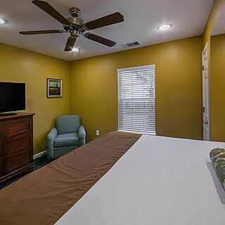 Holiday Inn Club Vacations Orlando Breeze Resort — Sample Bedroom