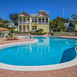 Barefoot'n Resort — Pool
