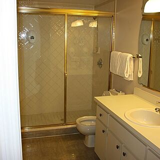 Florida Vacation Villas Club I — Sample Bathroom