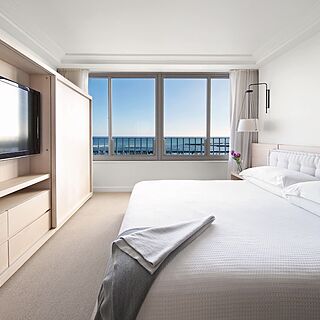The Modern Honolulu — Sample Bedroom