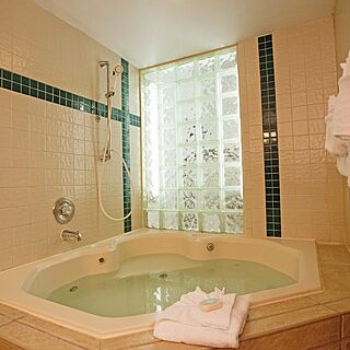 Legacy Vacation Club Orlando - Oaks — Sample Bathroom