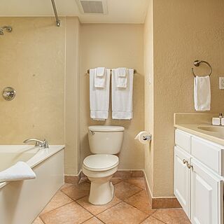 Orbit One Vacation Villas — Sample Bathroom