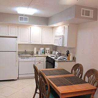 Grand Lake Resort — Sample Kitchen