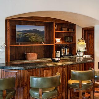 Les Saisons — Sample Dining Area