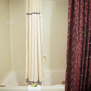 Quarter House — Sample Bathroom