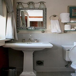 Maison Pierre Lafitte — Sample Bathroom