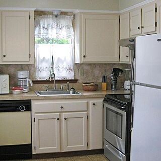 Hillcrest Lake Villas &mdash; Sample Kitchen