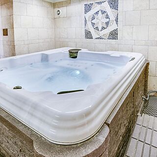 Plaza Suite Hotel Resort — Hot Tub