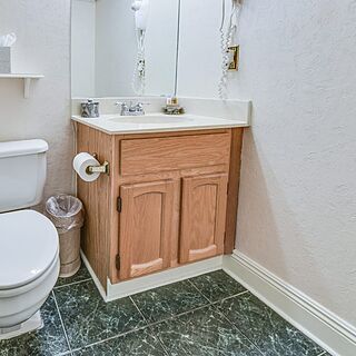 Plaza Suite Hotel Resort — Sample Bathroom