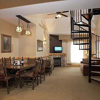 Hope Lake Lodge & Indoor Water Park — Sample Living Area