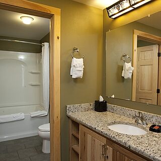Hope Lake Lodge & Indoor Water Park — Sample Bathroom
