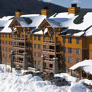 Hope Lake Lodge & Indoor Water Park — Exterior