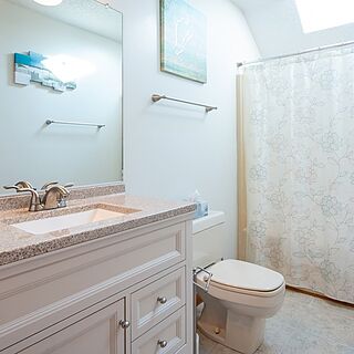 Port Trinitie — Sample Bathroom
