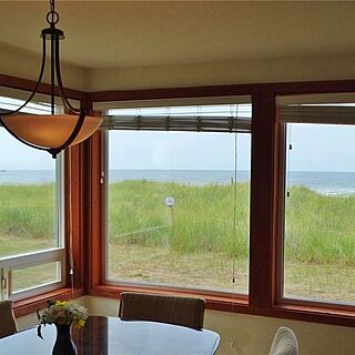 Pacific Avenue &mdash; Sample Dining Area