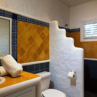 Playa Las Ballenas Residencia — Sample Bathroom