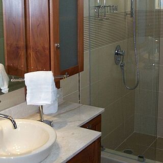 Reina Del Mar — Sample Bathroom