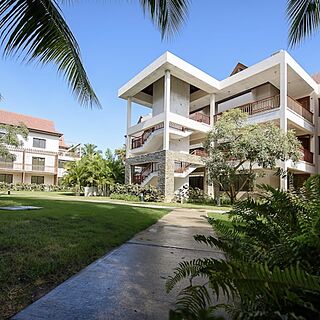 El Portillo Apartahotel — Exterior