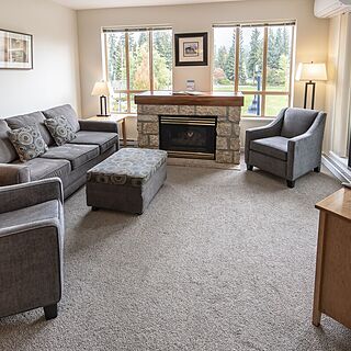 Whiski Jack at the Tyndall Stone Lodge — Sample Living Area