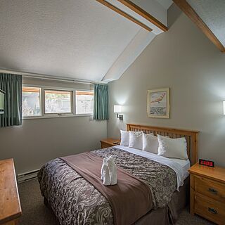 Panorama Vacation Retreat at Horsethief Lodge &mdash; Sample Bedroom