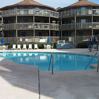 Outer Banks Beach Club — - Outdoor Pool
