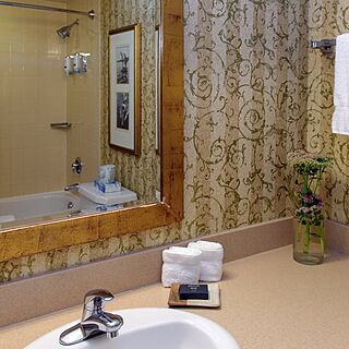 Deerhurst Resort &mdash; Sample Bathroom