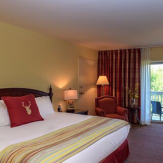 Deerhurst Resort &mdash; Sample Bedroom