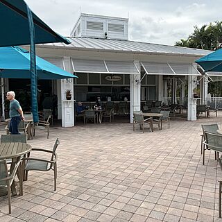 Pool Bar
