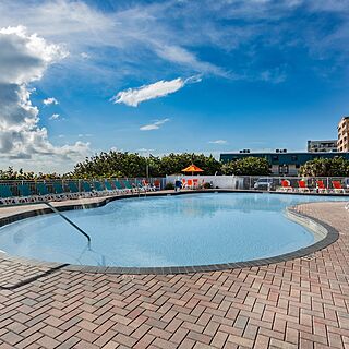 Coconut Palms II Beach Resort — Pool