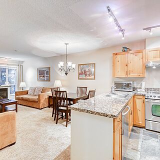 Glacier Lodge &mdash; Sample Kitchen